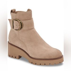 Blondo Dagger Waterproof Boot in Sand Suede - size 6.5